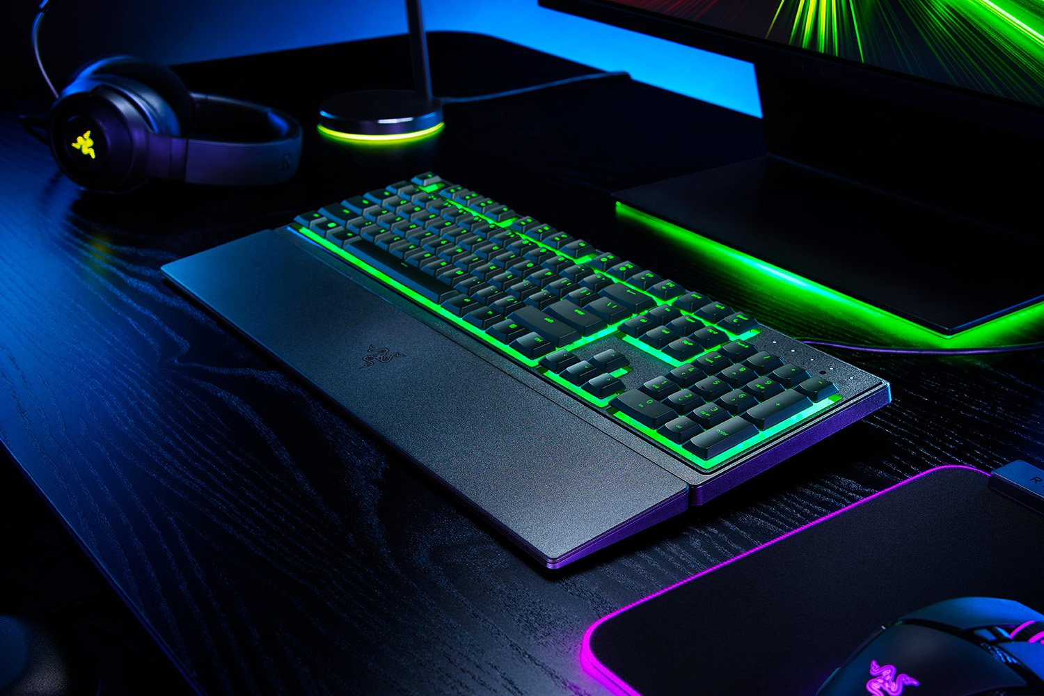 Razer Ornata V3 X Gaming Keyboard Membrane Switches Chroma RGB DEU Layout QWERTZ