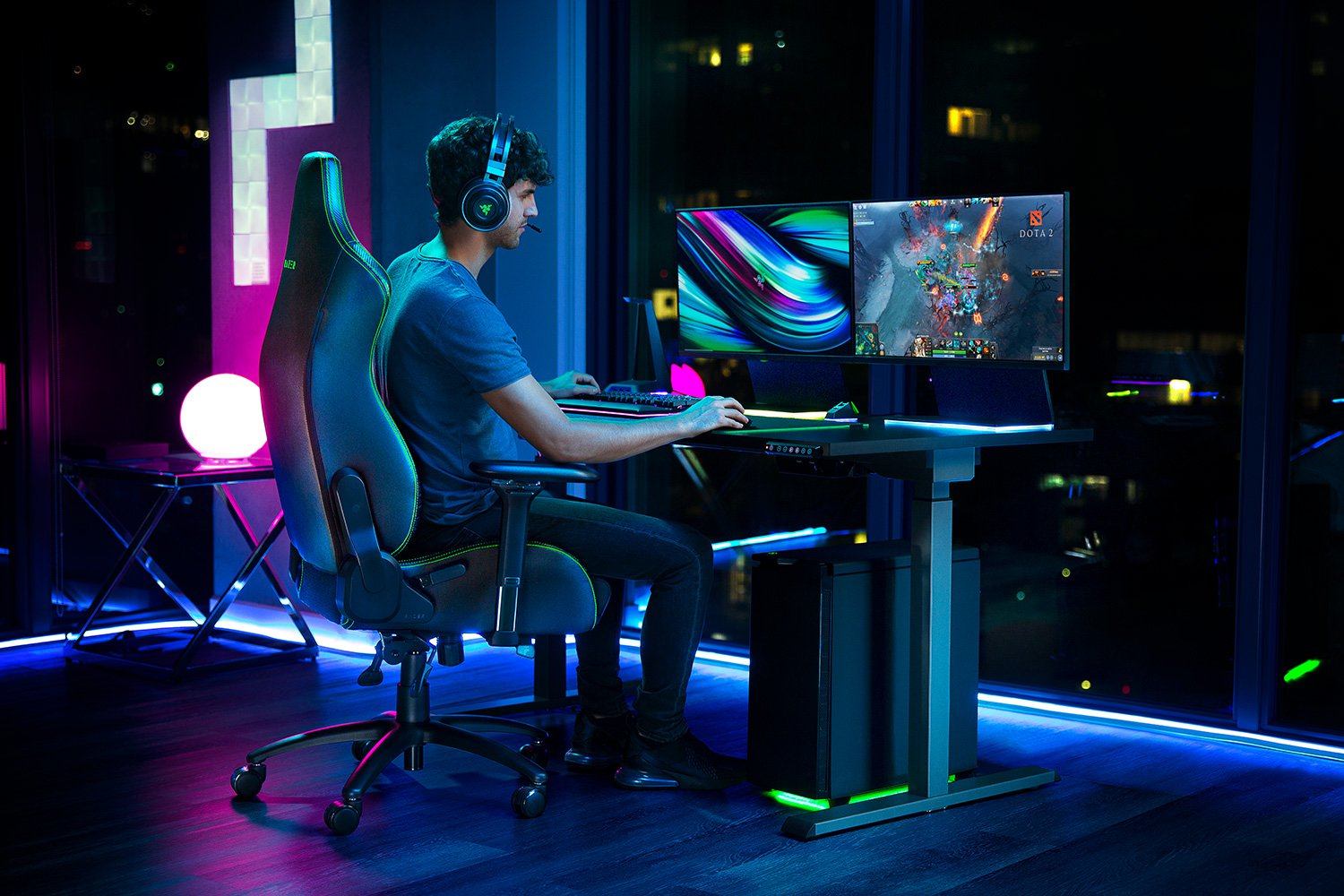 Razer Iskur Ergonomic Gaming & Office Chair PVC < 136kg Lumbar Support Headrest Black
