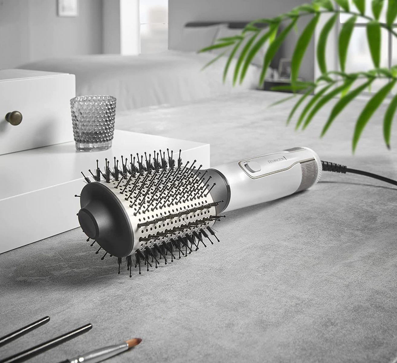 Remington Warm Air Brush Ion Hydraluxe 2in1: Hair Dryer & Volume Brush AS8901