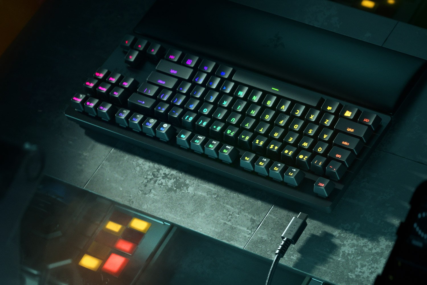 Razer Huntsman V2 TKL Gaming Keyboard Optical Red Switches Chroma RGB DE-Layout