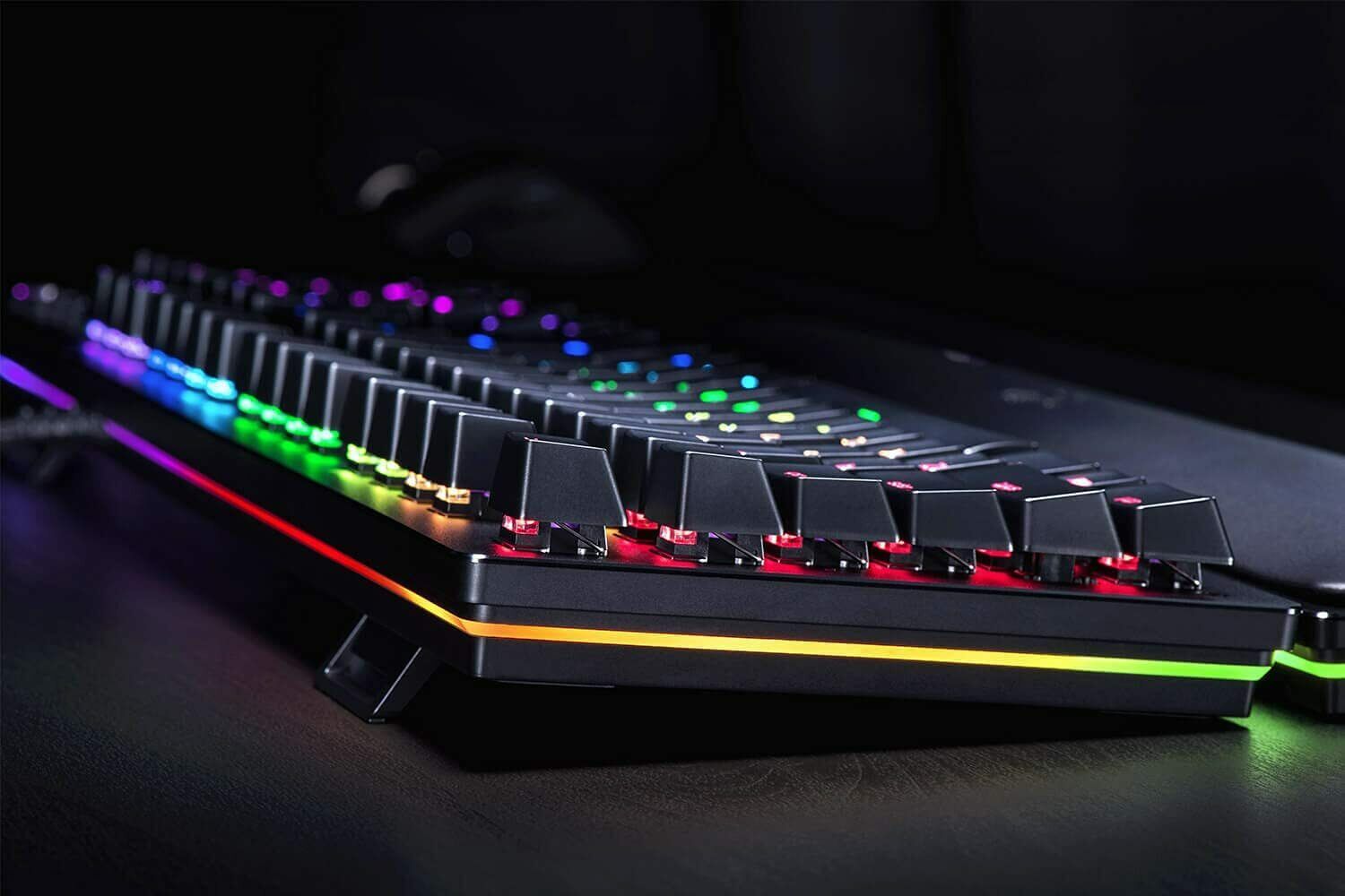 Razer Huntsman V2 Analog Gaming Keyboard Optical Switches RGB USB-C DE-Layout