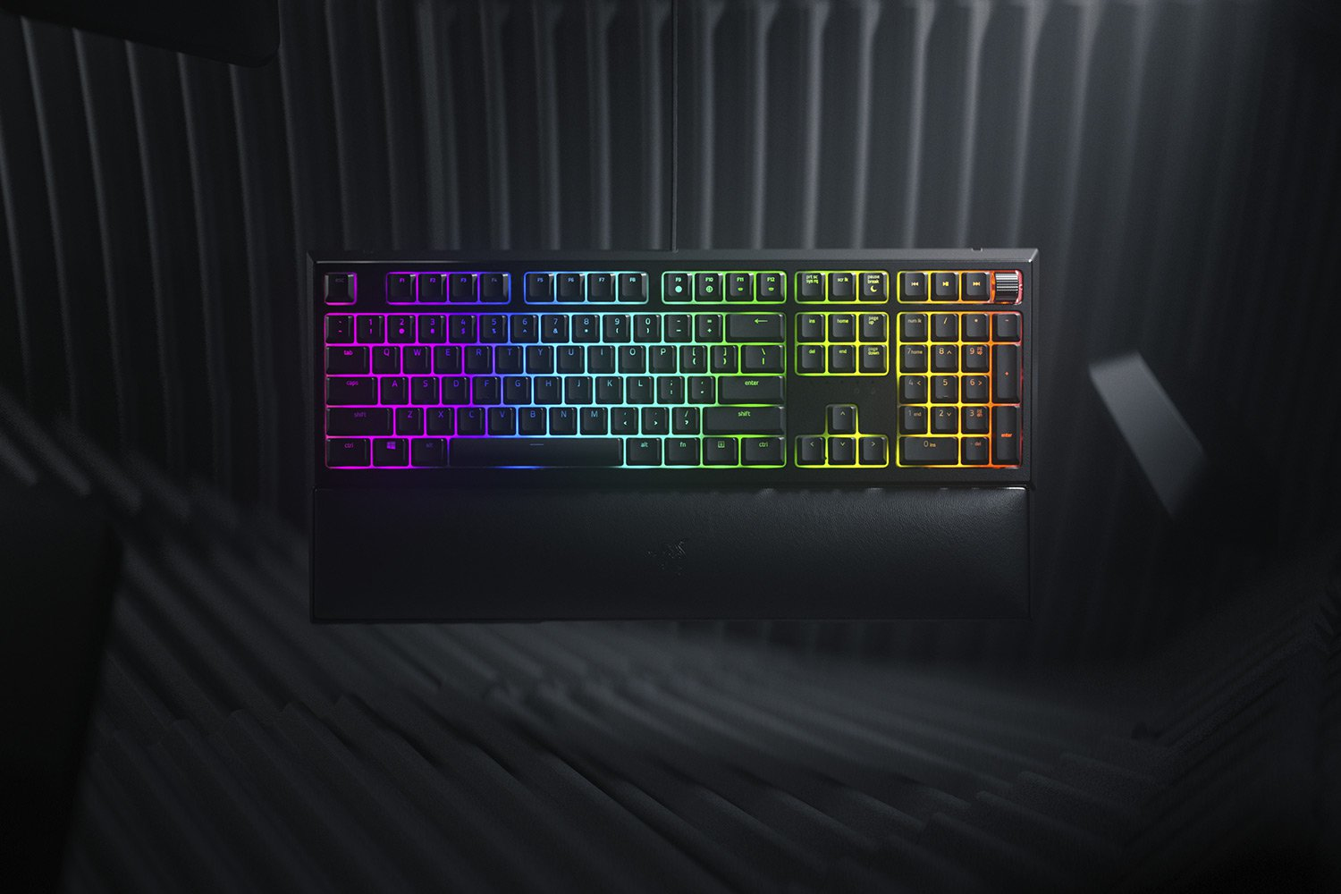 Razer Ornata V2 Gaming Keyboard Mecha-Membrane Switches Chroma RGB US-Layout ISO