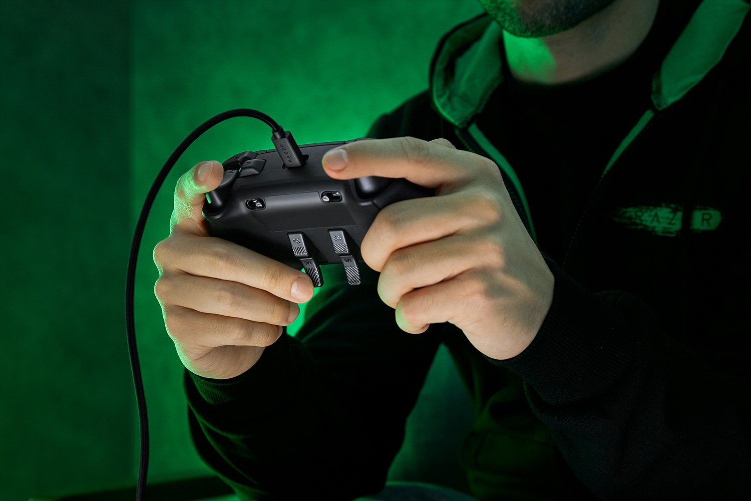Razer Wolverine V2 Chroma Gaming Controller Gamepad USB RGB for Xbox PC Black
