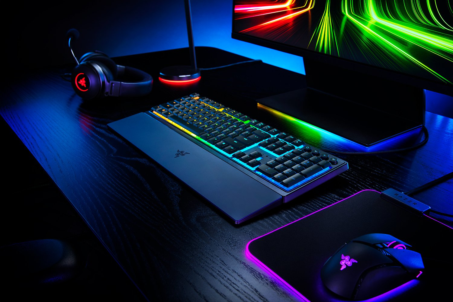 Razer Ornata V3 Gaming Keyboard Media Buttons Mecha-Membrane Switches RGB DEU Layout QWERTZ