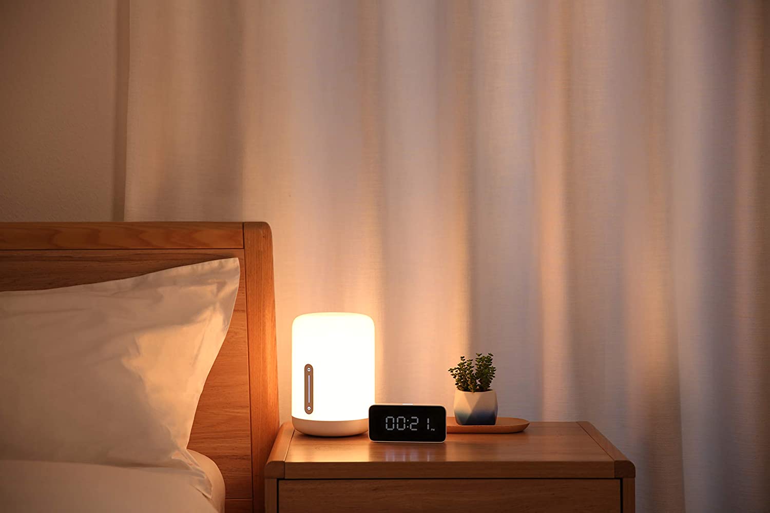 Xiaomi Mi Smart Bedside Lamp 2 Nachttisch- Stimmungs- & Ambientelampe Dimmbar,16 Mio Farben frei wählbar iOS/Android Appverbindung via Mi Home App Unterstützt Sprachassistenten z.B. Amazon Alexa Nachttischlampe Single Xiaomi Mi Smart Bedside Lamp 2 Nachttisch- Stimmungs- & Ambientelampe Dimmbar,16 Mio Farben frei wählbar iOS/Android Appverbindung via Mi Home App Unterstützt Sprachassistenten z.B. Amazon Alexa Nachttischlampe Single
